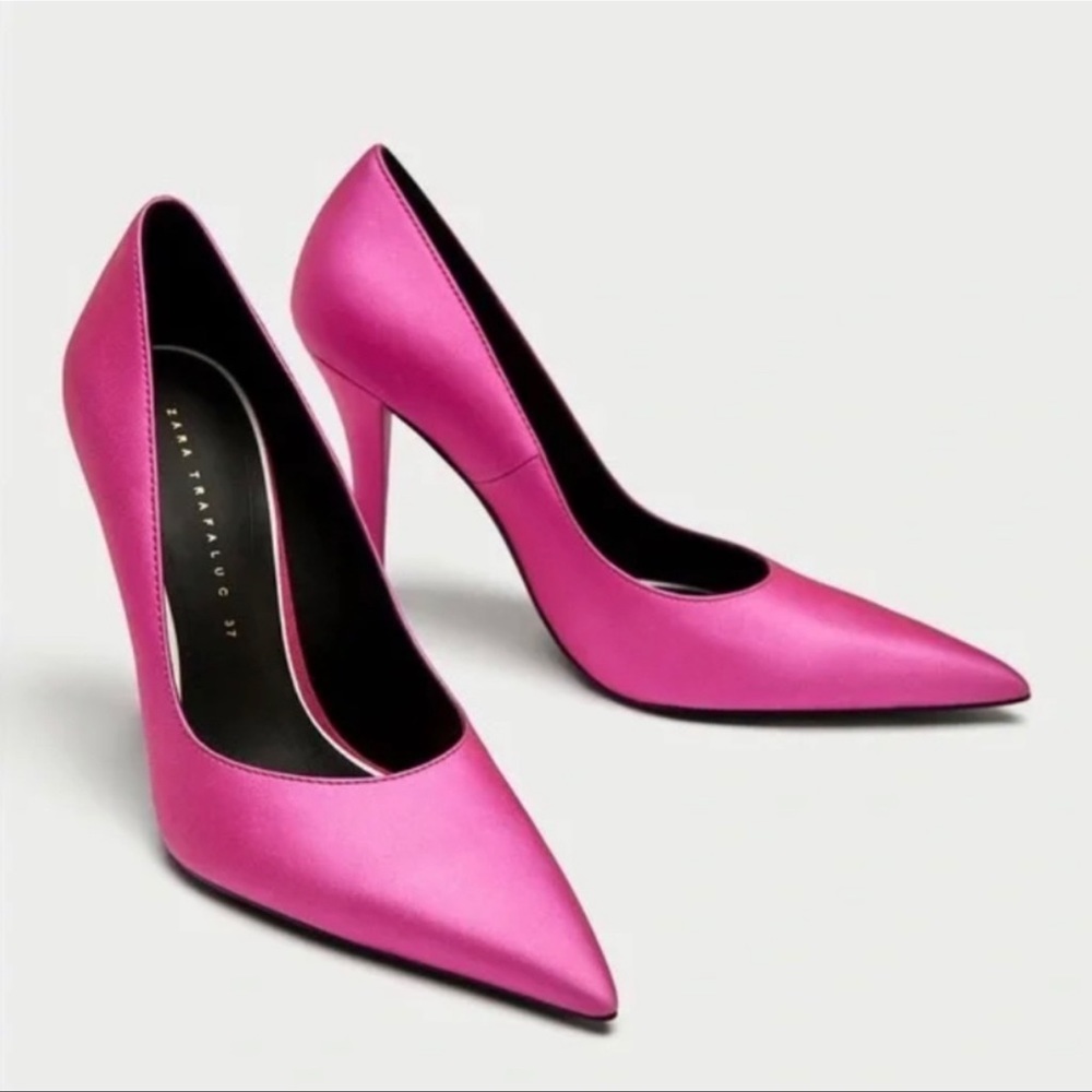 NWT Zara Sparkly pink heeled pumps with stiletto heels and pointed toe.